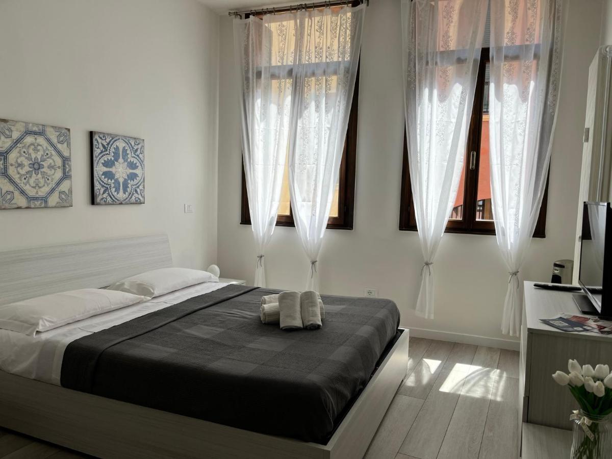 Appartamento Ai Portici Di Via Savonarola Pádua Exterior foto