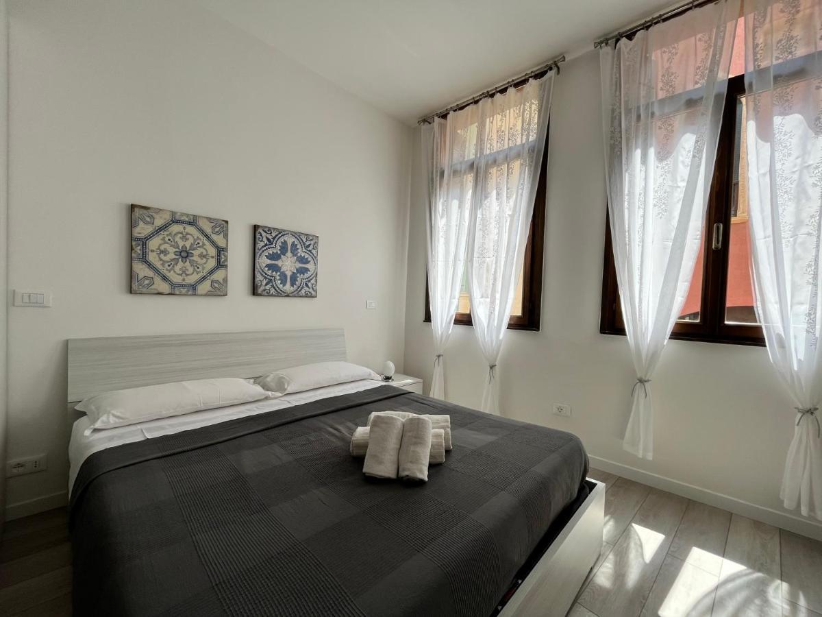 Appartamento Ai Portici Di Via Savonarola Pádua Exterior foto
